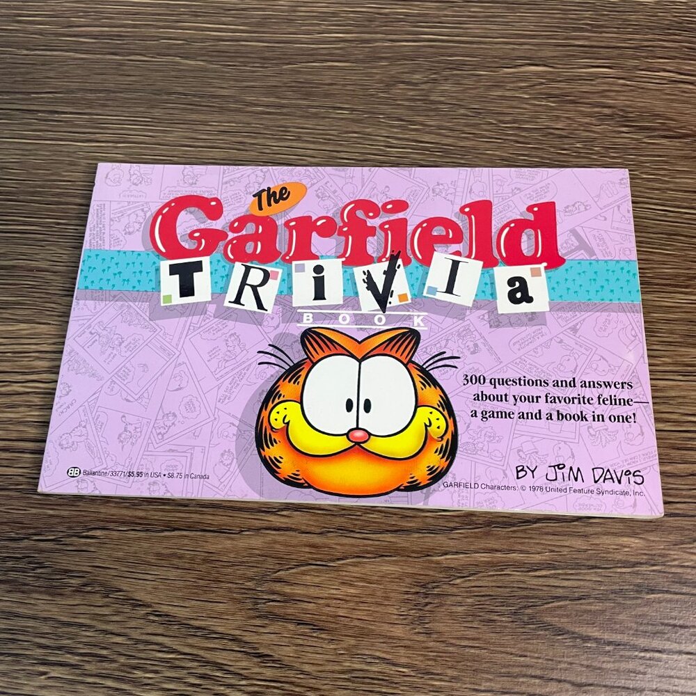Vintage 1986 The Garfield Trivia Book Comic by Jim Davis Paperback